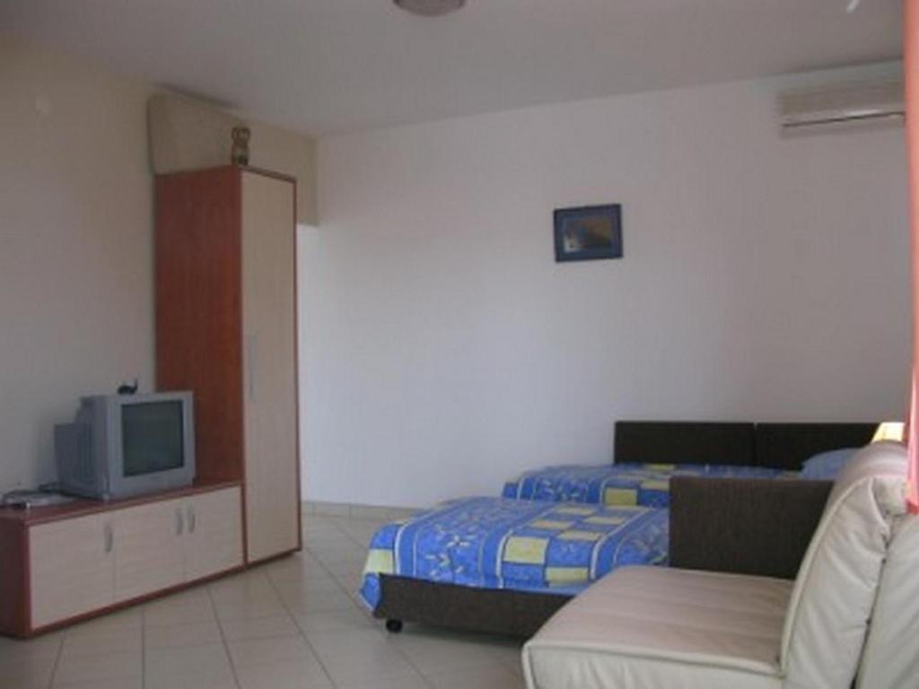 Apartments With A Parking Space Barbat, Rab - 16816 Barbat na Rabu エクステリア 写真